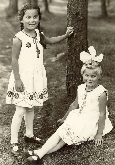 1928 K&auml;the-Maria & Anita